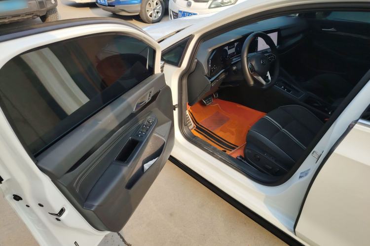 Used Volkswagen Golf 2023 Facelift 280TSI DSG R-Line
