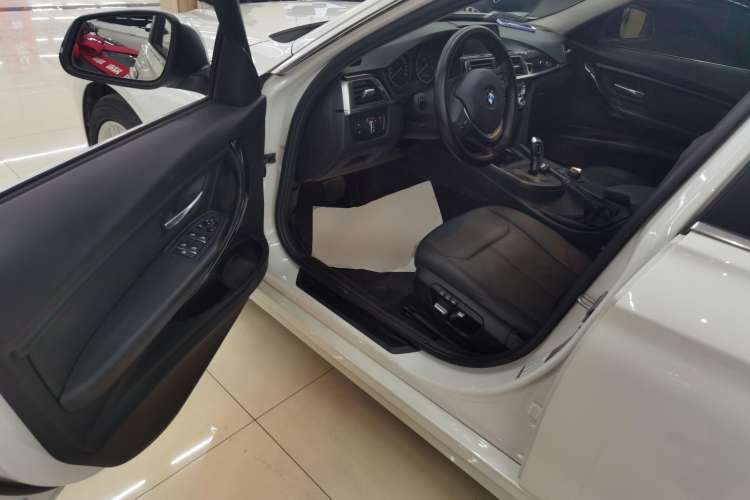 Used BMW 3 Series 2017 320Li Fashion Model
