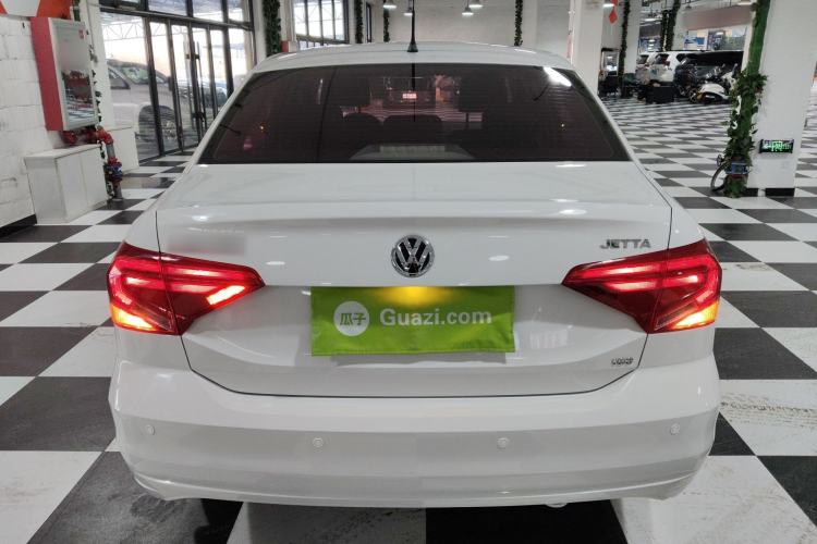 Used Volkswagen Jetta 2017 1.5L Manual Fashion Edition
