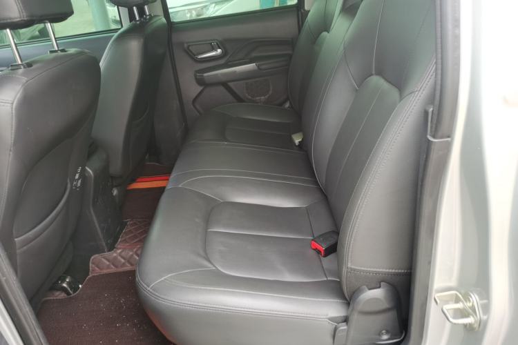 Used Great Wall Wingle 5 2017 2.0T European-spec Diesel Two-Wheel-Drive Entry-Level Big Double-Cab GW4D20D