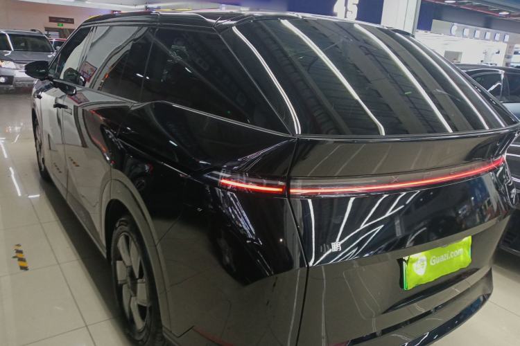 Used XPeng X9 2024 702 Ultra-Long Range Pro
