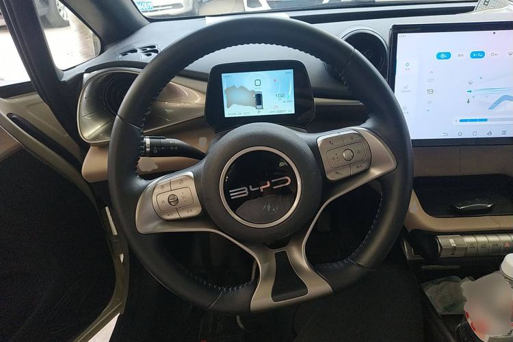 Used BYD Dolphin 2023 420 km Fashion Edition
