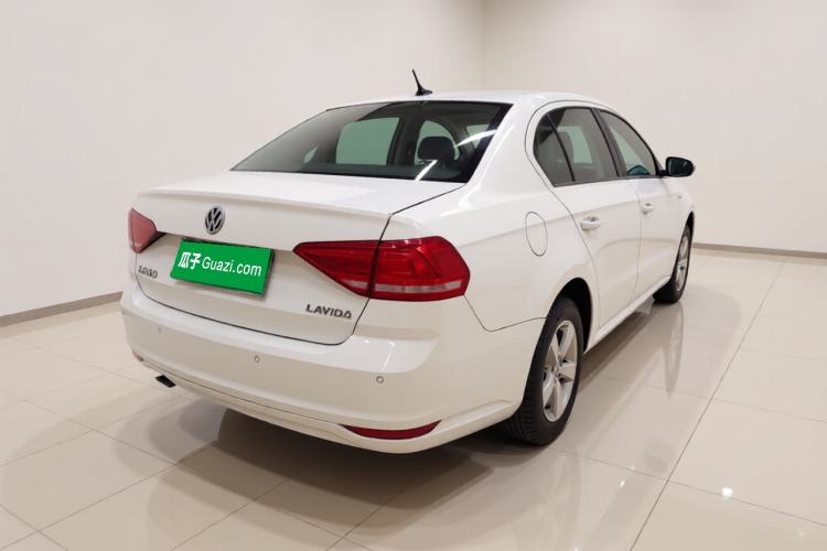 Used Volkswagen Lavida 2015 1.6L Automatic Fashion Edition