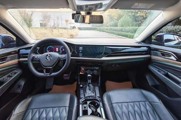 Used Volkswagen Passat 2019 330TSI Luxury Edition China VI Standard
