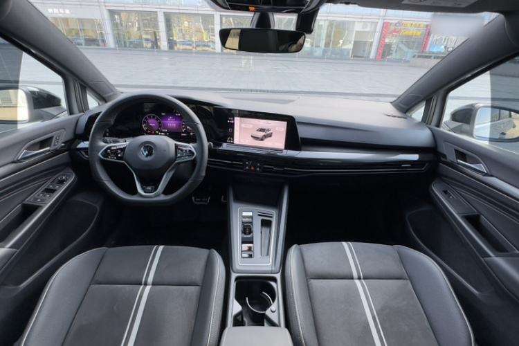 Used Volkswagen Golf 2023 Facelift 280TSI DSG R-Line Lite
