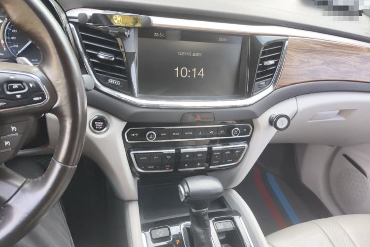 Used GAC Trumpchi GS8 2017 320T Two-Wheel Drive Luxury Smart Connectivity Version (7 Seats)