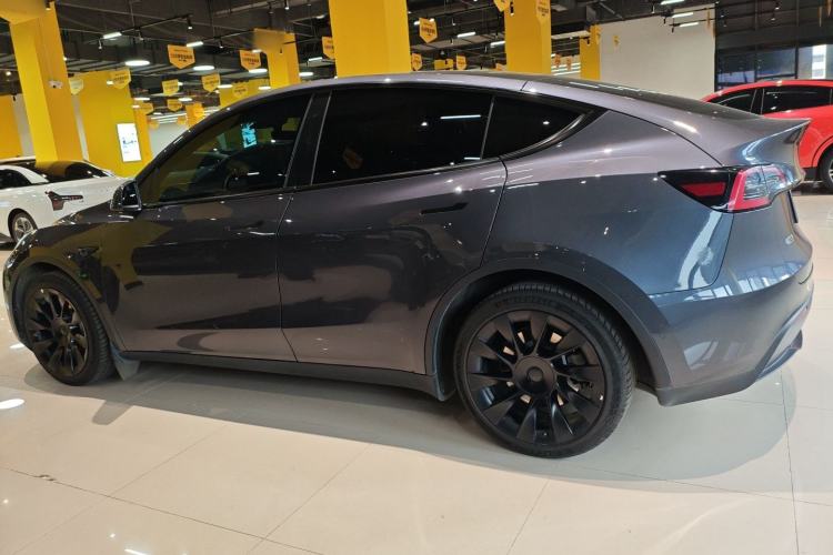 Used Tesla Model Y 2022 Long-Range All-Wheel-Drive Version
