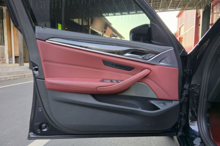 Used BMW 5 Series 2022 Second Facelift 525Li M Sport Package