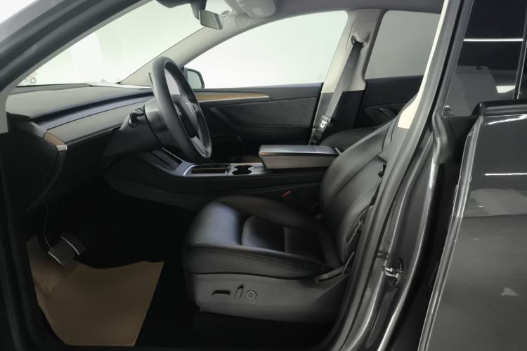 Used Tesla Model Y 2021 Long-Range All-Wheel-Drive Version