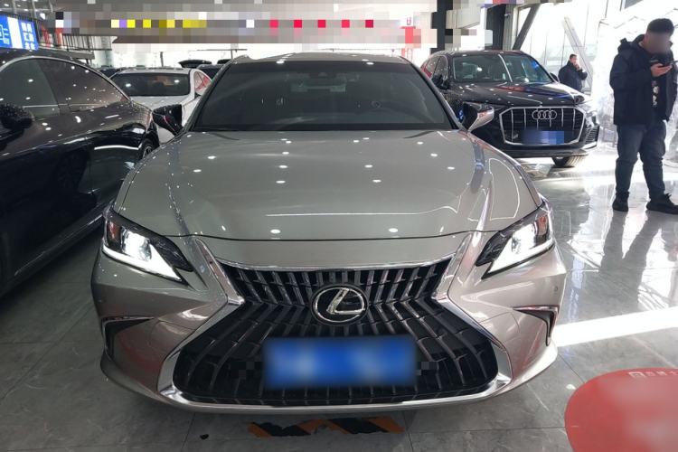 Used Lexus ES 2022 300h Excellence Edition
