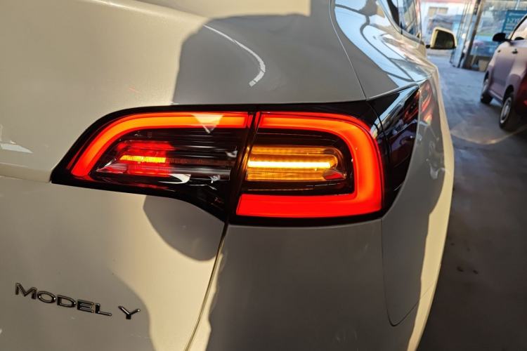 Used Tesla Model Y 2021 Standard Range Rear-Wheel Drive Version