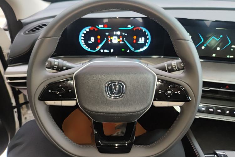 Used Changan Eado 2024 PLUS Blue Whale NE 1.4T GDI DCT High-Energy Edition