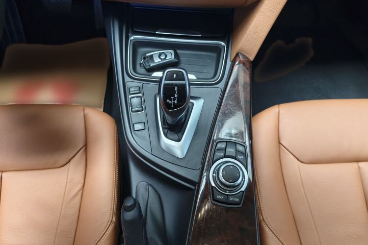 Used BMW 3 Series 2015 320Li Luxury Design Package
