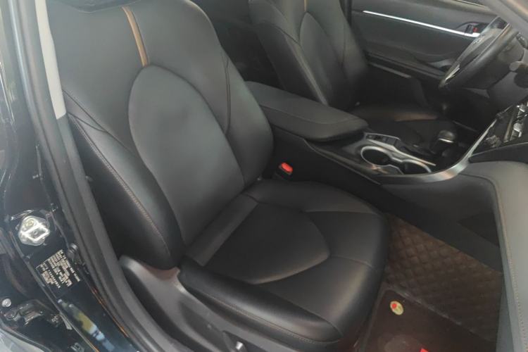 Used Toyota Camry 2021 2.0G Luxury Edition
