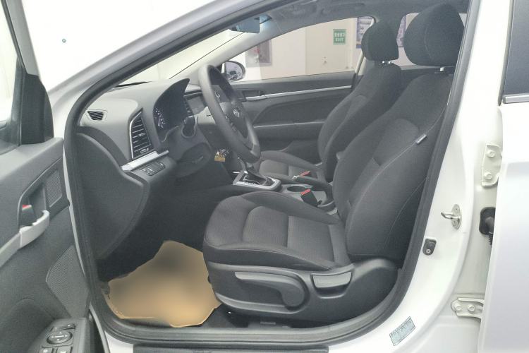 Used Hyundai Elantra 2016 1.6L Automatic ZhiXuan – Elite Version
