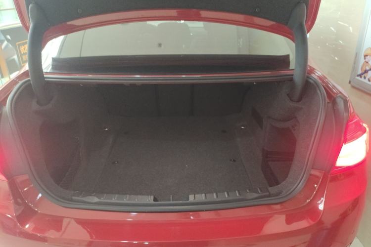 Used BMW 3 Series 2016 320Li Ambition Model
