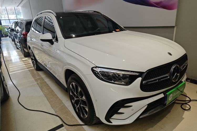 Used Mercedes-Benz GLC 2023 Facelift GLC 260 L 4MATIC Luxury Version 5 Seats
