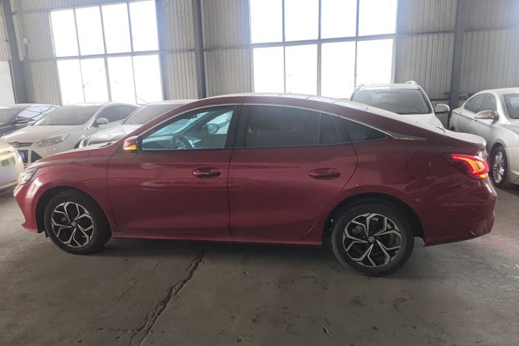 Used MG 5 2022 180 DVVT CVT Youth Luxury Edition
