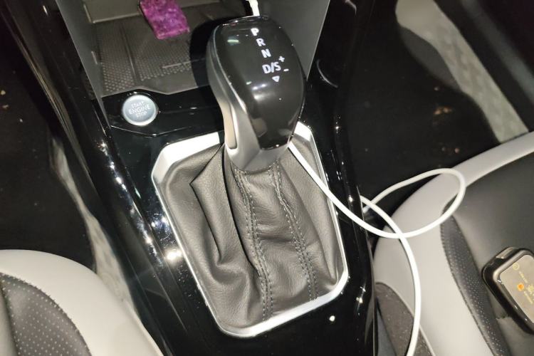 Used Volkswagen T-ROC 2024 300TSI DSG Two-Wheel-Drive Chen Guang Edition
