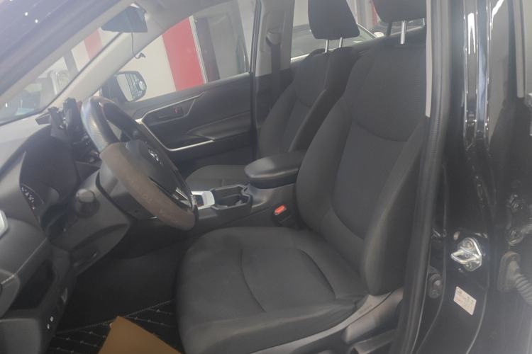 Used Toyota RAV4 2024 2.0L CVT Two-Wheel Drive Urban Edition
