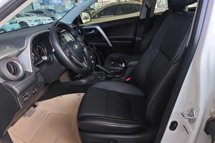 Used Toyota RAV4 2019 2.0L CVT Two-Wheel Drive ZhiShang Version China VI Standard
