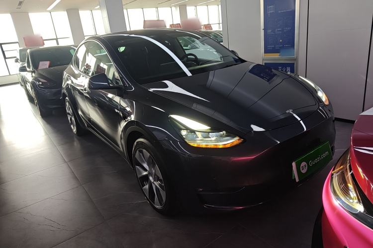 Used Tesla Model Y 2021 Long-Range All-Wheel-Drive Version 3D7