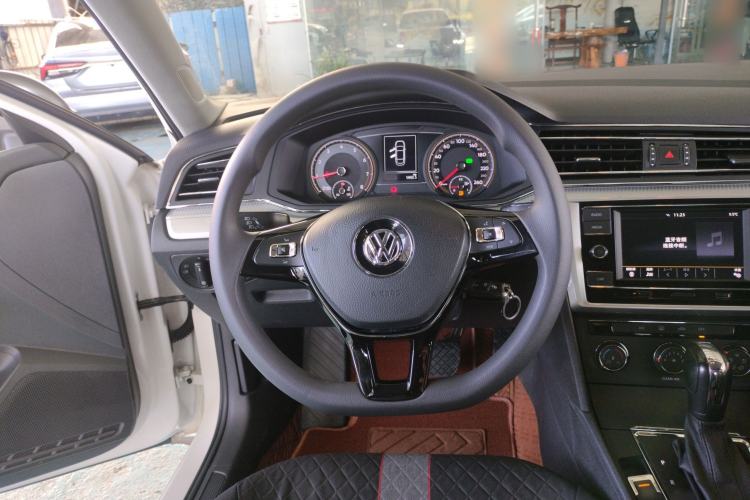 Used Volkswagen Lamando 2019 230TSI DSG Fashion Edition China VI
