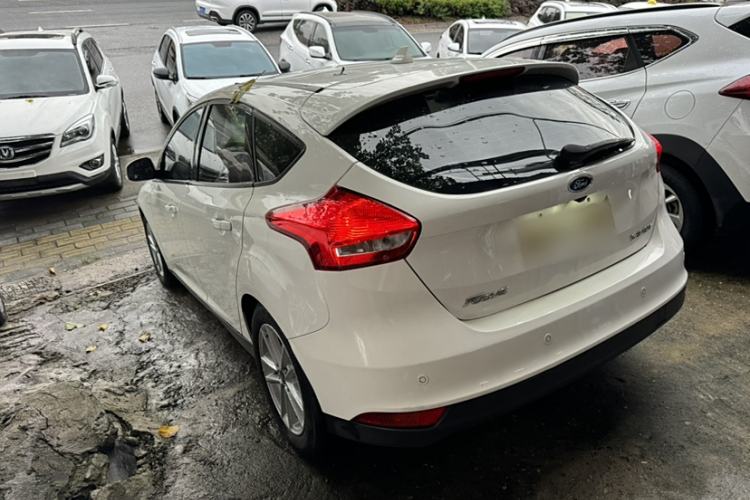 Used Ford Focus 2018 Hatchback Classic 1.6L Automatic Comfort Plus SmartDrive Edition
