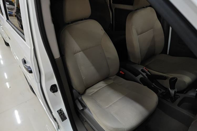 Used Wuling Rongguang V 2016 1.2L Practical Model Non-Power-Assisted