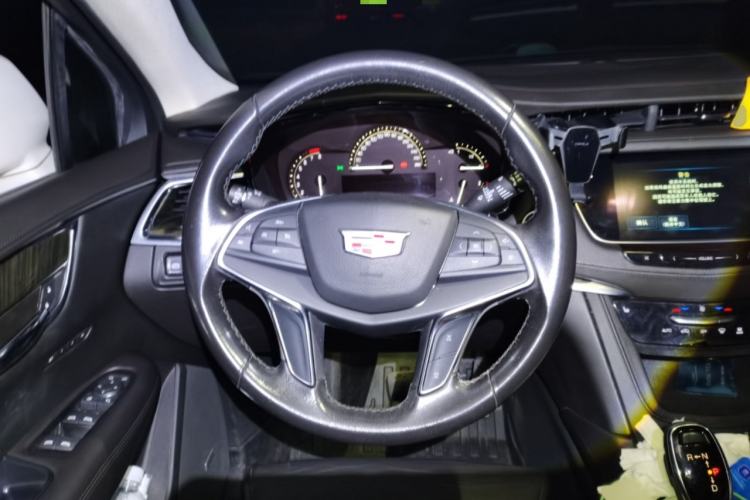 Used Cadillac XT5 2017 Anniversary Edition 28T Four-Wheel Drive Luxury Model