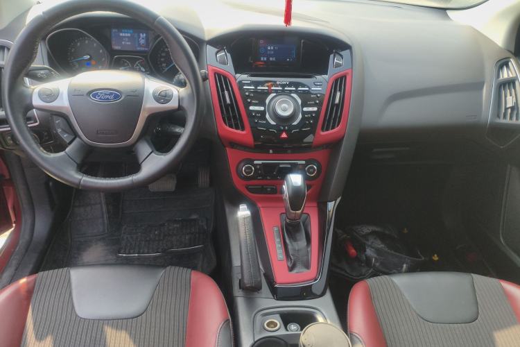 Used Ford Focus 2012 Hatchback 2.0L Automatic Luxury Sport Model
