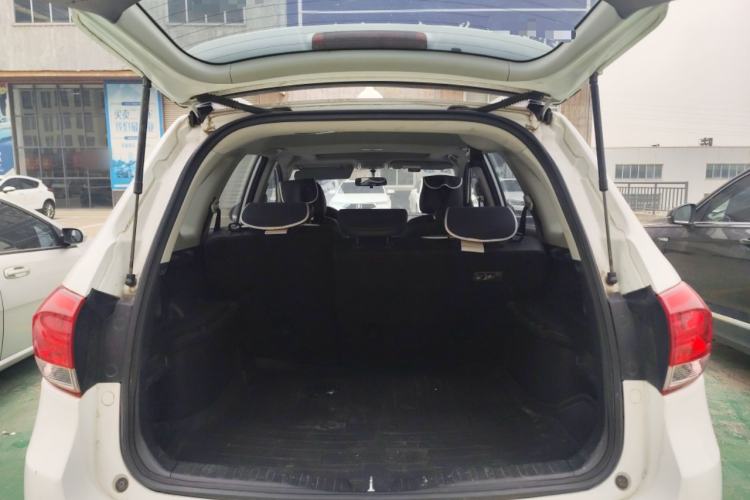 Used Haval H6 2016 Upgraded Model 1.5T Manual Two-Wheel Drive Urban Version
