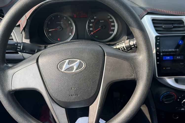 Used Hyundai Verna Ray 2014 1.4L Automatic GLX
