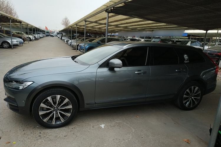 Used Volvo V90 2017 Cross Country T5 AWD Smart Range Edition
