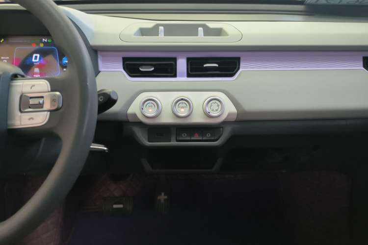 Used Chery QQ Ice Cream 2022 120km Conical Shape Lithium Iron Phosphate
