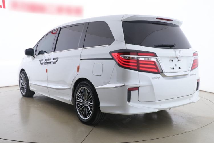 Used Honda Elysion 2016 2.4L Luxury Edition
