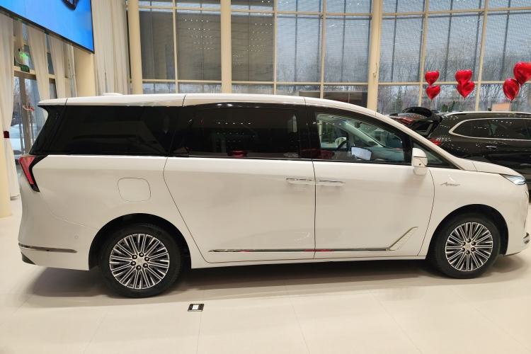 Used Buick GL8 New Energy 2024 Lu Zun Luxury Edition 6-Seater
