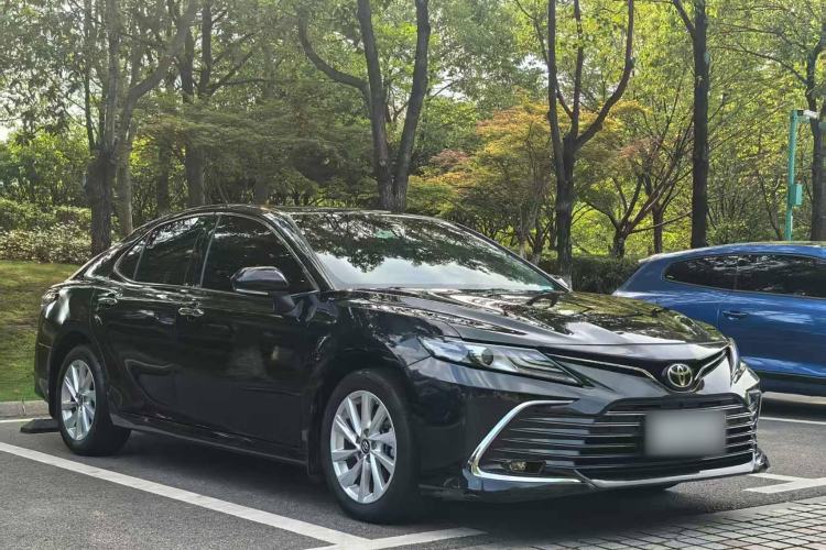 Used Toyota Camry 2021 2.0G Luxury Edition
