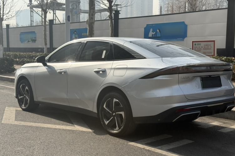 Used  L6 2025 EM-i 140km Starship Edition