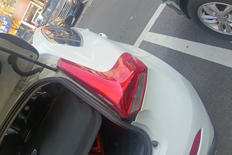 Used Volvo V40 2013 2.0T Zhiya Edition
