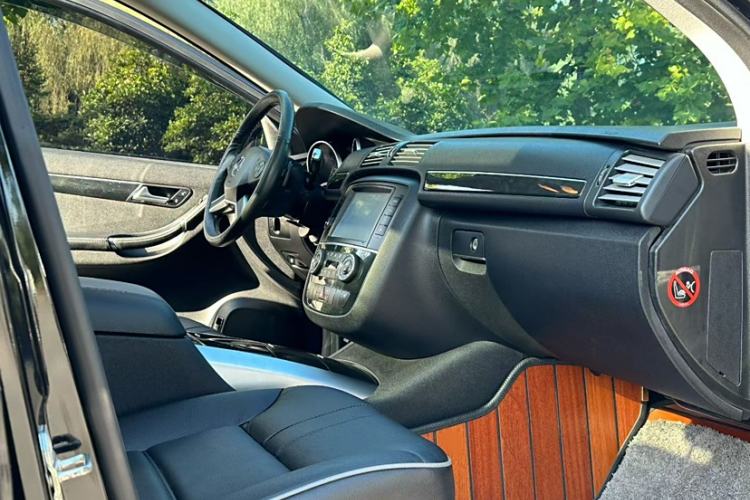 Used Mercedes-Benz R-Class 2017 R 320 4MATIC Business Edition Prestige Model
