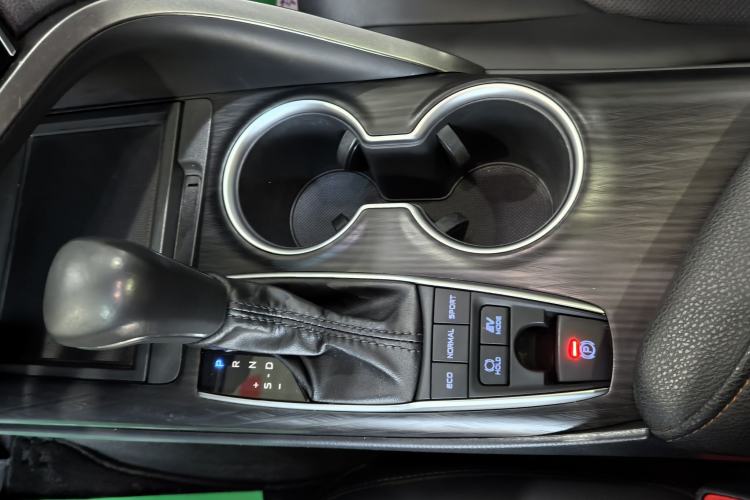 Used Toyota Camry 2023 Dual-Motor 2.5HG Luxury Edition