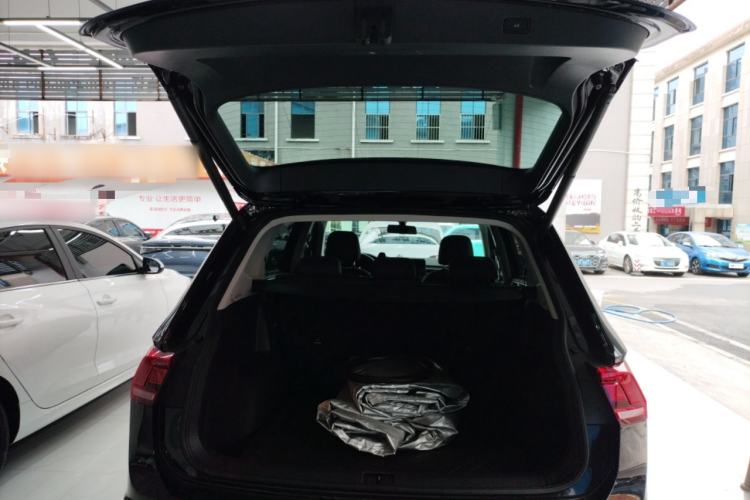 Used Volkswagen Tiguan L 2024 Outstanding Model 300TSI Automatic Two-Wheel Drive Longteng Edition
