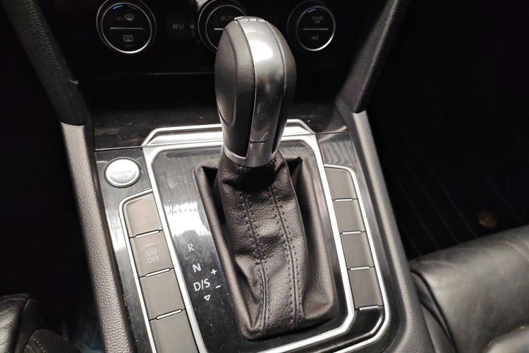 Used Volkswagen Magotan 2018 Facelift 330TSI DSG Luxury Model
