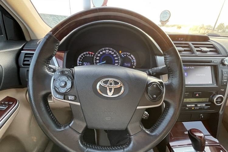 Used Toyota Camry 2012 2.5G Luxury Edition
