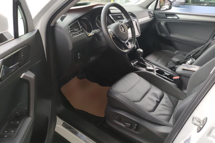 Used Volkswagen Tiguan L 2020 330TSI Automatic Two-Wheel Drive Panoramic Comfort Edition China VI Standard