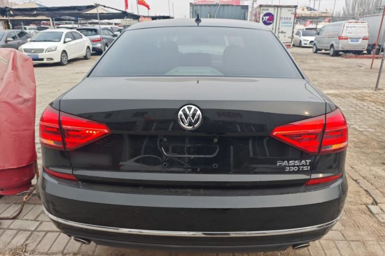 Used Volkswagen Passat 2017 330TSI DSG Luxury Edition
