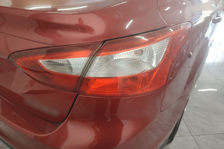 Used Ford Focus 2012 Sedan 1.6L Automatic Comfort Model
