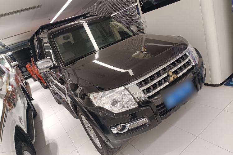 Used Mitsubishi Pajero 2018 V97 3.8L 5-Door GLS Sunroof Dual Differential – Middle East
