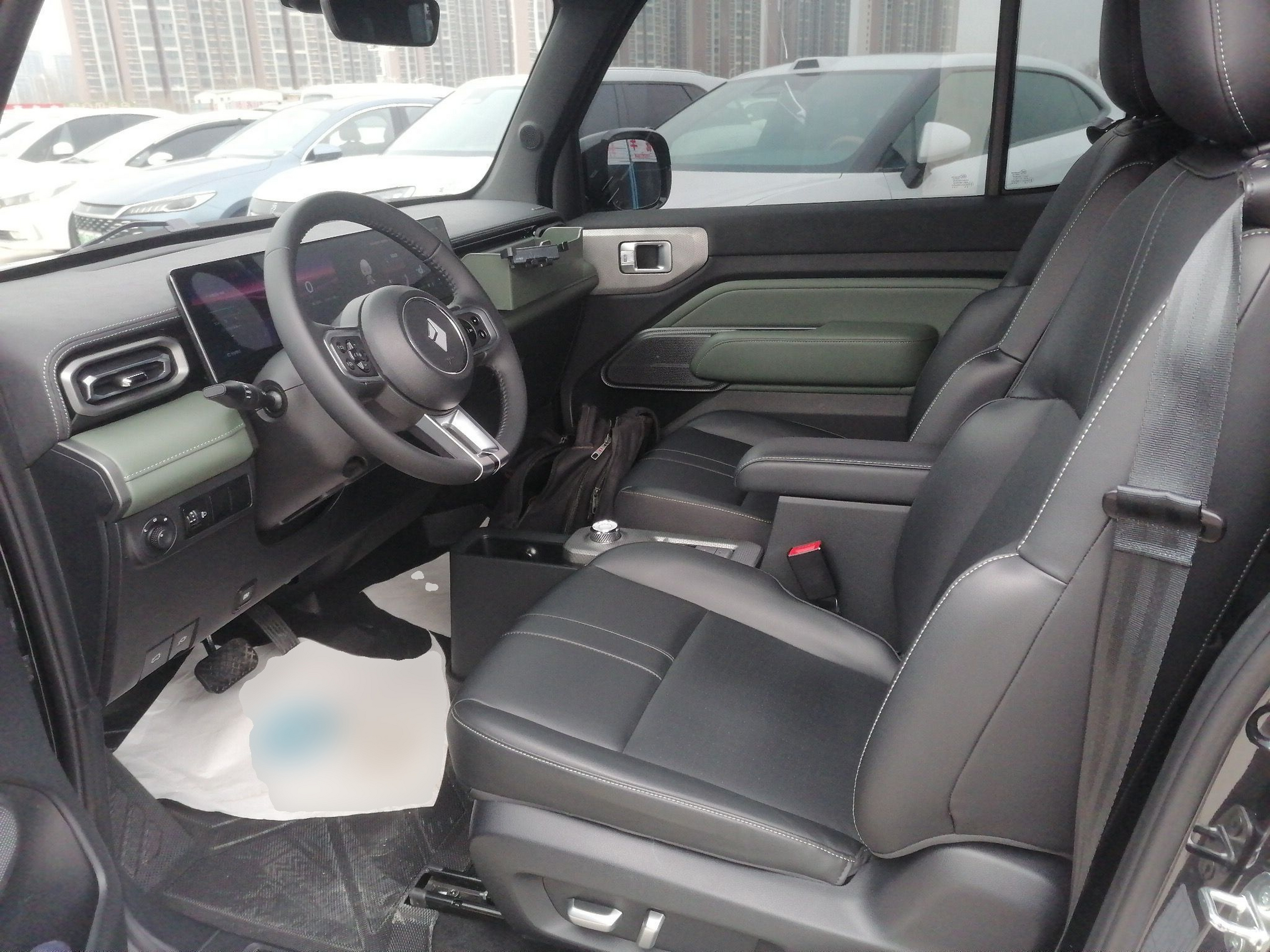 المقاعد الأمامية داخل السيارة